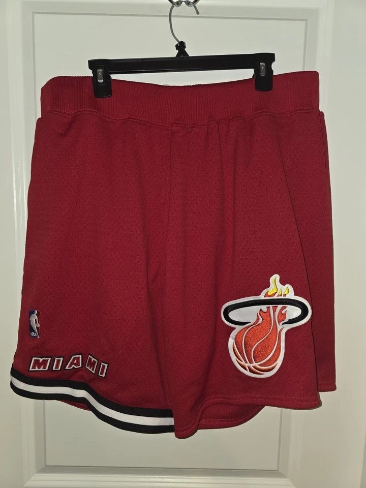Pantalones Cortos Miami Heat 96-97 Mitchell & Ness Swingman Para Hombre L Rojo Auténticos Foto 1 de 4