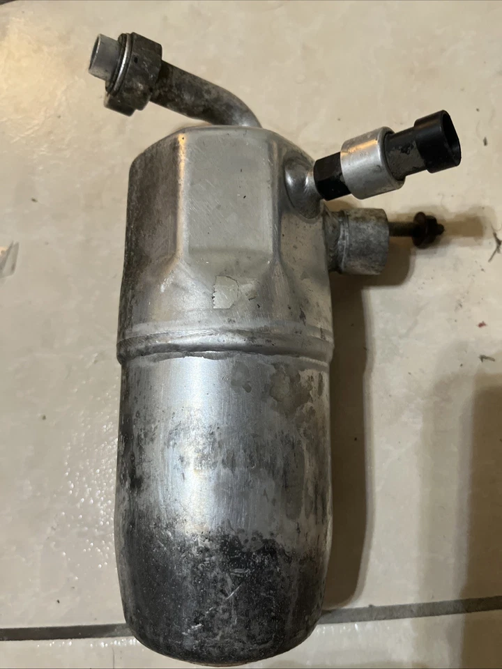 Acumulador A/C 15136598 - 2005 Chevy Silverado 2500HD - Imagem 1 de 4