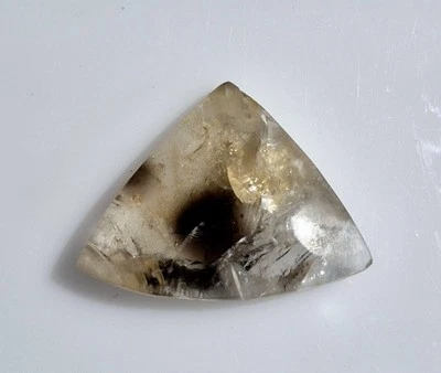 SHADOW QUARTZ 24.41CT. UNIQUE STONE. LAST ONE - Image 1 of 3