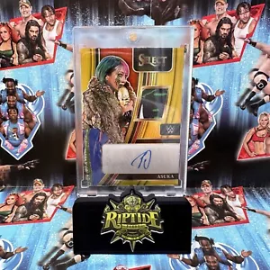 Asuka 2022 Panini Select WWE Gold Auto Patch /10 - Bild 1 von 12
