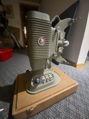 VTG DeJUR 8mm Movie Projector Model 750 w/ Original Case c.1950 NO POWER CORD - Изображение 1 из 4