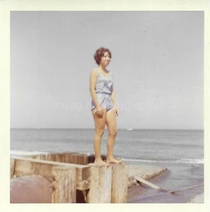 FOUND PHOTOGRAPH Color SWIMSUIT WOMAN Original Snapshot VINTAGE JD 110 9 U - Picture 1 of 1