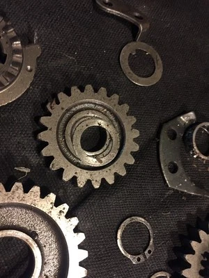 Husqvarna Wr360 2001 engranajes primarios  Foto 1 de 4