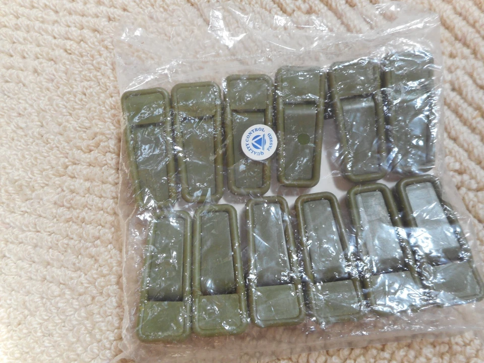 Joy Mangano Perchas Abrazables Clips para Dedos 12 Nuevo SELLADO Verde Oliva Foto 1 de 1