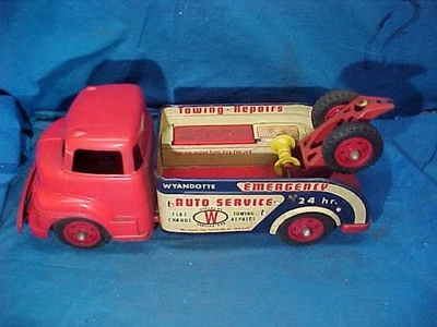 1950s WYANDOTTE Plastic +  Tin Litho EMERGENCY WRECKER Toy TOW TRUCK - Image 1 of 4