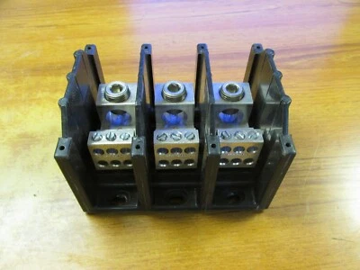 Bloque de distribución Cooper Bussmann 3P, 310A, Cat# 16323-3... YG-142 Foto 1 de 4