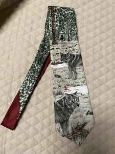Men’s Very Nice Wolf Animal Tracks Watchful Wolves Bradshaw Tie - Picture 1 of 3