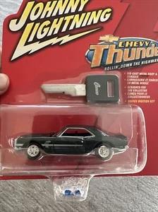 JOHNNY LIGHTNING 1968 Verde CHEVY Thunder CAMARO 1:64 DIECAST CON LLAVE NUEVO - Imagen 1 de 9