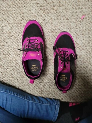 Zapatos Juicy Couture para mujer talla 7 púrpura y negro con lentejuelas doradas Foto 1 de 4