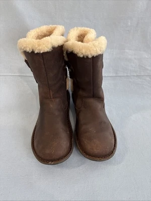 Botas UGG Akadia para mujer talla 6 cuero piel de oveja forradas marrón beige correas Foto 1 de 4