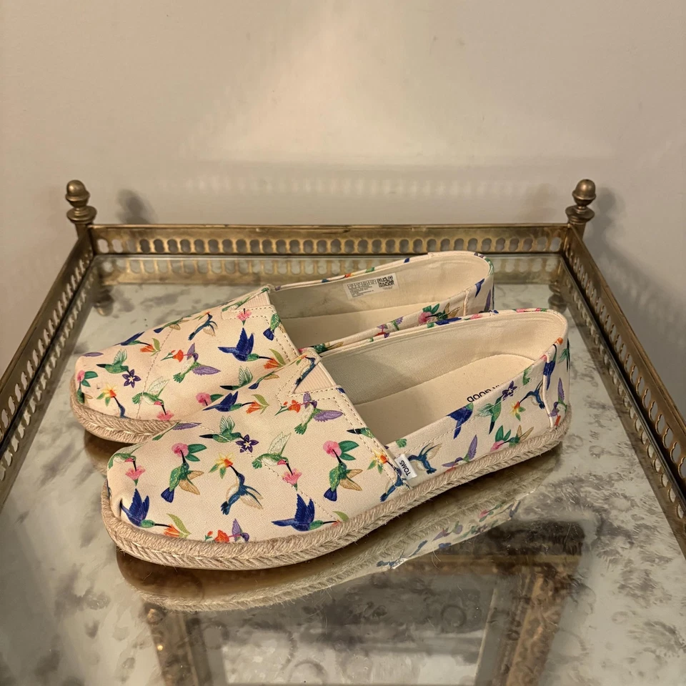 TOMS туфли женщин размер 8 кремовый колибри цветочный Espadrille скольжения на холсте - Изображение 1 из 4