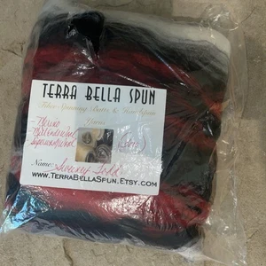 Terra Bella Spun Merino Wool Spinning Batt – Autumn Gold Red Black Gray 3 oz - Picture 1 of 4