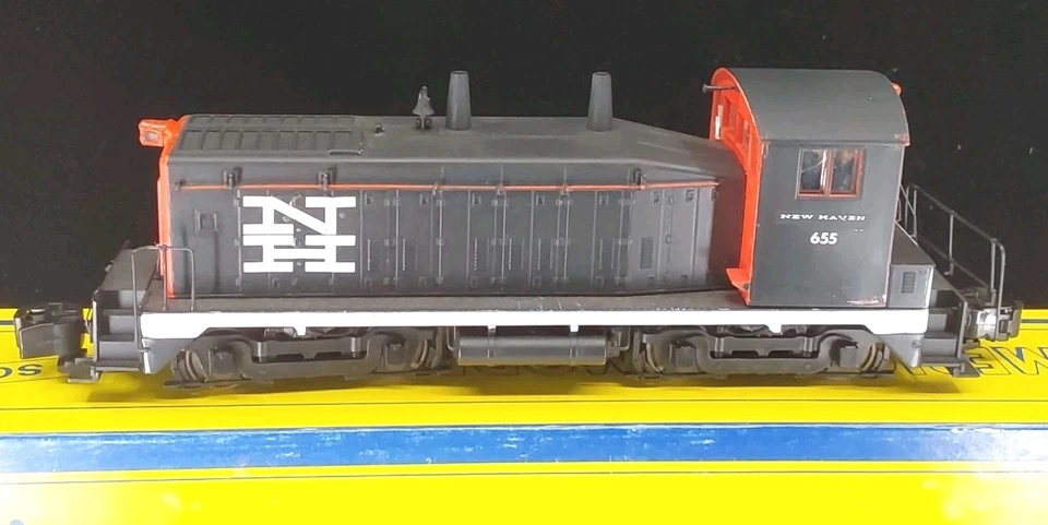 S-Helper Showcase Line S Gauge New Haven 655 SW1200 Class DEY-7 Locomotive - Image 1 of 4