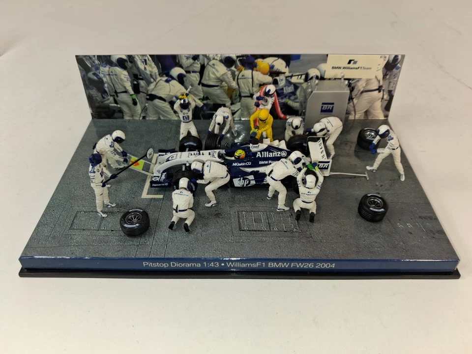 Minichamps Williams BMW FW26 #4 Schumacher Pitstop Diorama 2004 1/43 80420391414 - Immagine 1 di 4