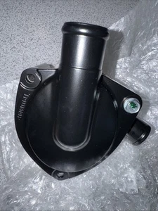 GENUINE TRIUMPH WATER PUMP ASSY DAYTONA SPEED TRIPLE SPRINT TIGER T2100509 - Picture 1 of 8