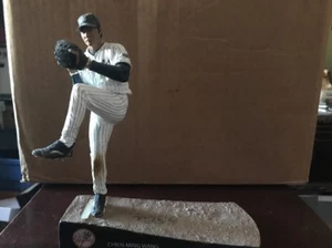 NEW YORK YANKEES GREAT CHIEN MING WANG SIGNED MCFARLANE FIGURE - Picture 1 of 2