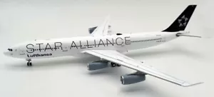 A340-313 LUFTHANSA "STAR ALLIANCE" REG:D-AIGP WITH STAND - JFOX JFA3403006 1/200 - Picture 1 of 2
