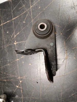 Rover 25 MG ZR K series engines Lower engine stabiliser mount - Image 1 of 2