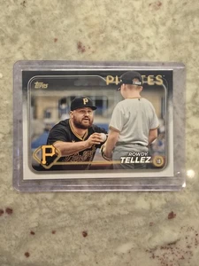 2024 Topps Update Series Rowdy Tellez #US208 Golden Mirror Parallel - Picture 1 of 2