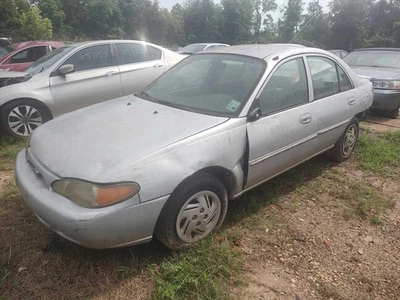 Condensador 94 95 96 97 98 99 00 01 02 03 FORD ESCORT Foto 1 de 4