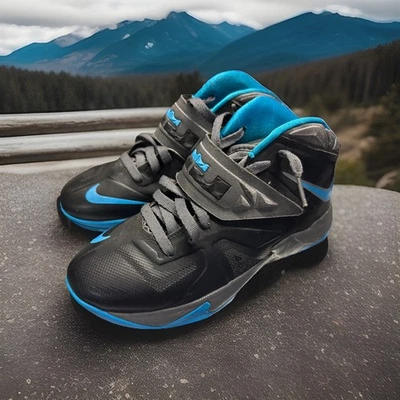 Zapatos de baloncesto jóvenes Nike Lebron 5.5 Y Elite Hero 599818-040 gris azul bonitos Foto 1 de 4