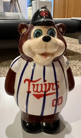 Minnesota Twins figure TC Bear Mascot bank 6 inches tall Clean & sharp! Cover