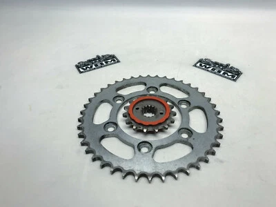 Piñón de transmisión delantero y trasero Ducati ST2 (2) 00' Foto 1 de 2