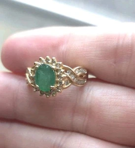 Anillo Esmeralda Corte Ovalado Hecho con Oro Amarillo 14k y Diamantes Claridad SI1 S 7.25 - Imagen 1 de 5