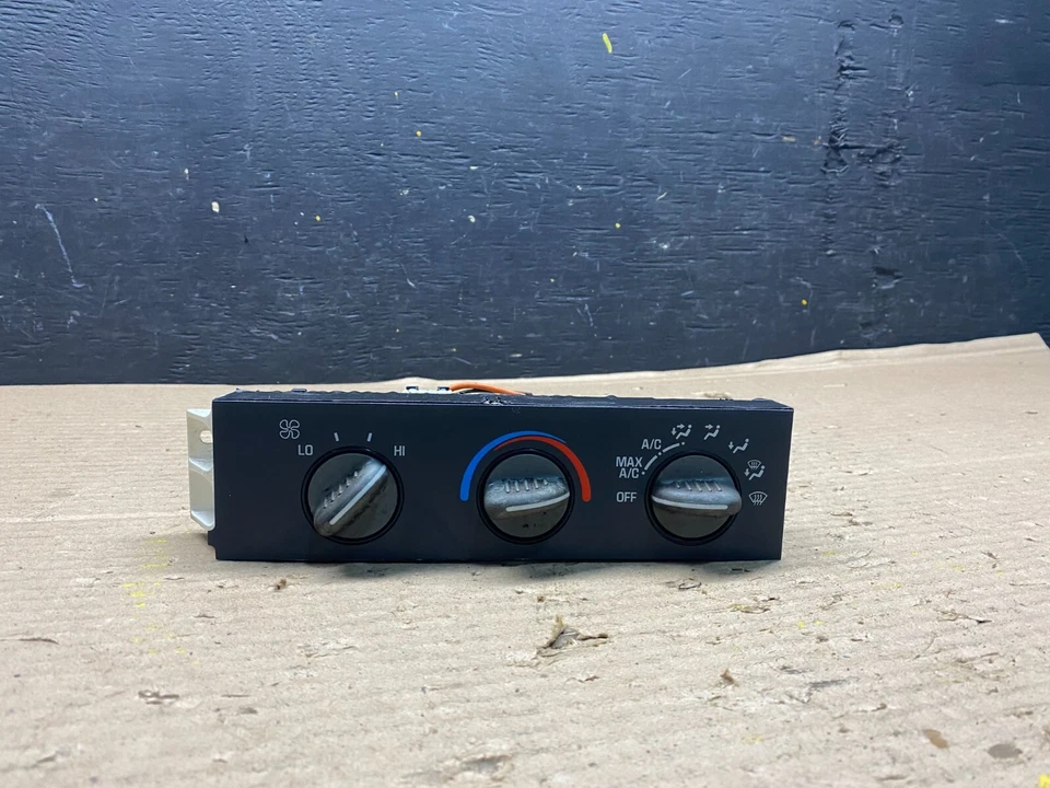 GMC Chevrolet Express 1500 1998-2001 control de clima aire acondicionado J9527 DG Foto 1 de 4