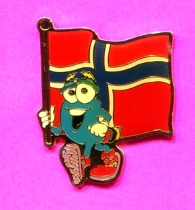 1996 OLYMPIC IZZY HOLDING NORWAY FLAG PIN NO NOSE IZZY PIN - Picture 1 of 1
