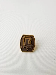 Vintage roadway safe driver 7 pin badge lapel pin gold tone enamel - Picture 1 of 2