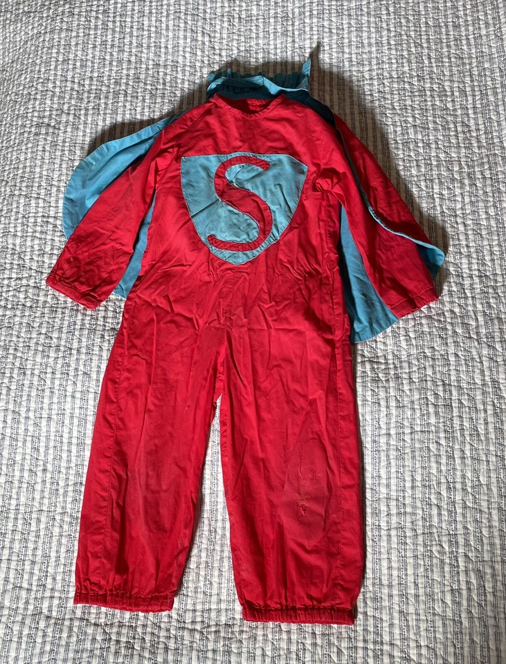 Disfraz de Halloween de superhéroe hecho a mano vintage Foto 1 de 4