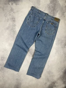 Jeans Wrangler para hombre 38x30 regular recto azul occidental lavado medio d... - Imagen 1 de 16
