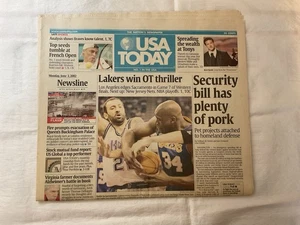 Kobe Bryant & Shaquille O'Neal ~ USA Today Zeitung Montag, 3. Juni 2002 - Bild 1 von 2