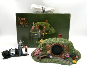 DEPARTMENT 56 BAG END GIFT SET LORD OF THE RINGS HOBBIT HOME & FIGURE CRACK - Picture 1 of 23