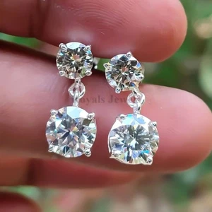 Aretes de diamantes blancos de 6,20 quilates en oro blanco de 14 k para su aniversario - Imagen 1 de 4