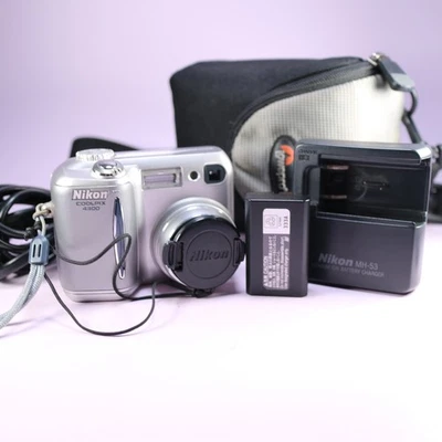 Nikon Digital Camera Coolpix 4300 4.0MP Silver Tested Full Working Set - Image 1 of 4