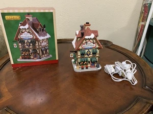 Lemax Julien's Belgian Frites Café Christmas Iluminado Village 2018 # 85371 WB - Imagen 1 de 24