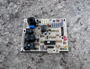 Reznor 195573 1097-211 DSI Ignition Control Circuit Board Used Free Shipping - Picture 1 of 3