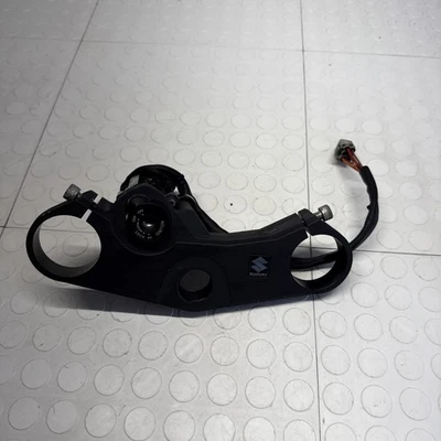 2007-2008 SUZUKI GSXR 1000 OEM USADO ÁRVORE TRIPLA SUPERIOR COM IGNIÇÃO SEM CHAVE - Imagem 1 de 4