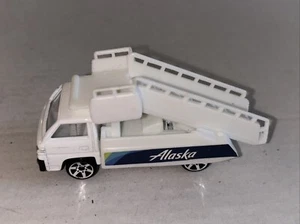 Realtoy Alaska Airlines Diecast Stair Platform Truck 1:64 - Picture 1 of 7