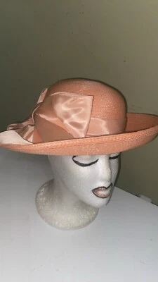 Bonito sombrero de iglesia/vestido vintage de Sylvia  Foto 1 de 4