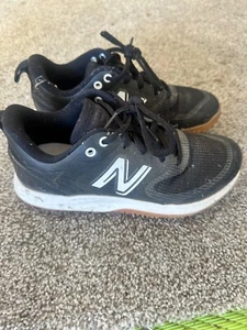 New Balance Turf Shoes Mens 5 Black White Lace Up Baseball T4040BK5 - Picture 1 of 3