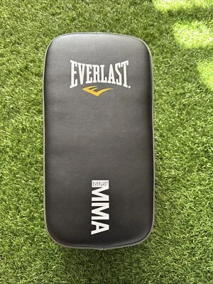 Everlast MMA Muay Thai Pad Brand New w/ Tags Durable Lightweight  Punches Kicks - Image 1 of 4