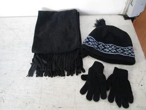 Sciarpa e guanti donna blu chiaro/nero, berretto in pile, usati in buone condizioni - Foto 1 di 4