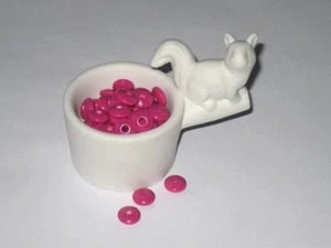 Perle en bois plates pour création attache tétine rose fuchsia Norme CE - Picture 1 of 1