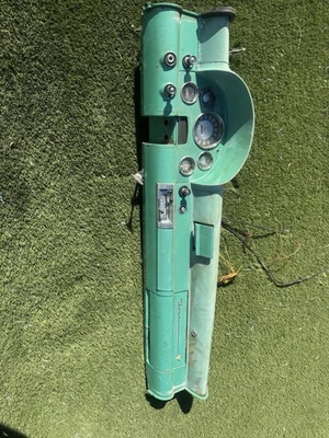 Panel del tablero del Ford Crown Victoria, Sunliner 1956 Foto 1 de 4