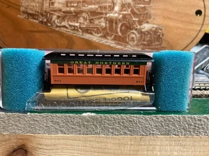 ROUND HOUSE  N SCALE GREAT NORTHERN PASSENGER CAR KIT - Picture 1 of 2