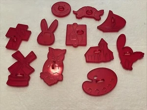 Vintage HRM Rot Kunststoff Verschiedenes Selten Urlaub Neuheit Ausstechformen - 11er Set - Bild 1 von 8