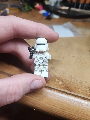 Lego First Order Snowtrooper 75126 Episode 7 Star Wars Minifigure - Image 1 of 4